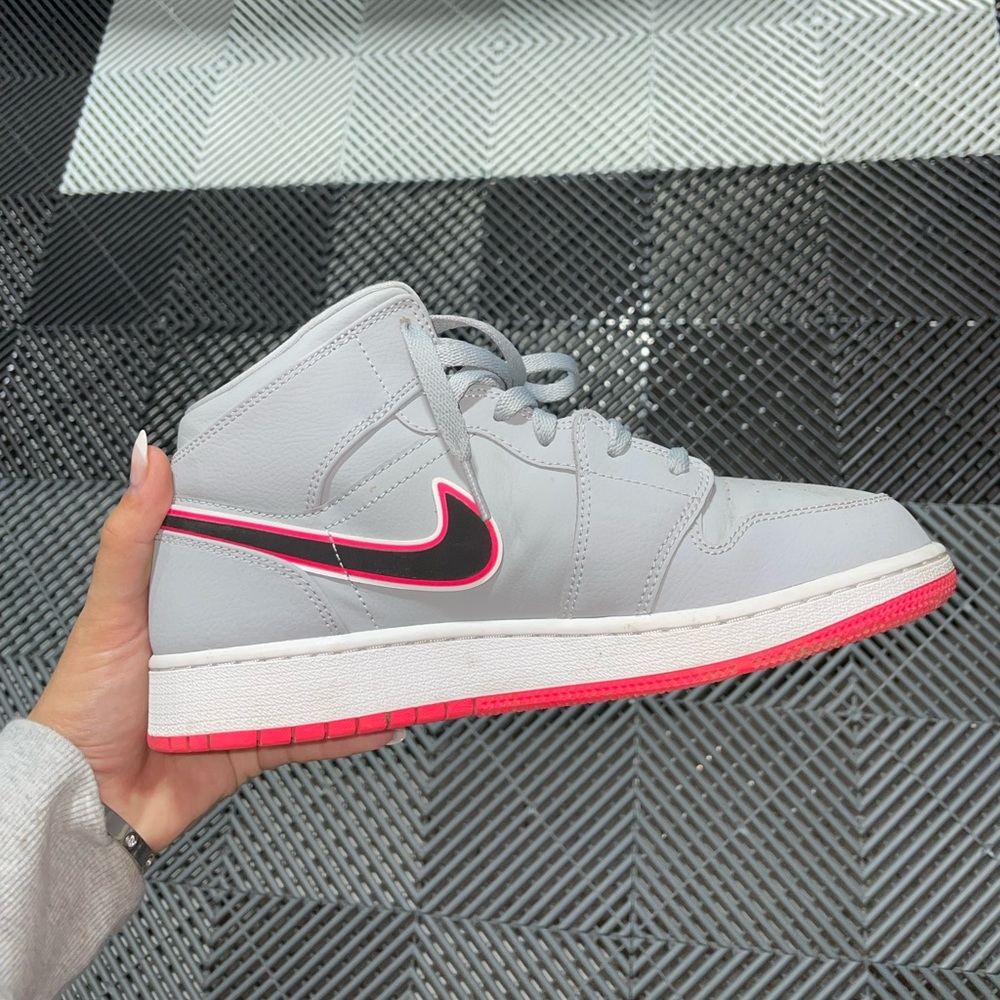 JORDAN MID